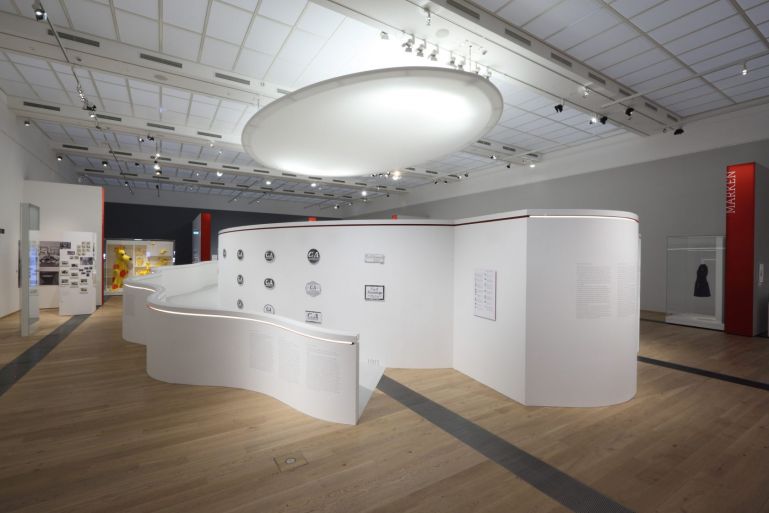 ausstellung-drai-c6a-zieht-an-002-e1489092424575